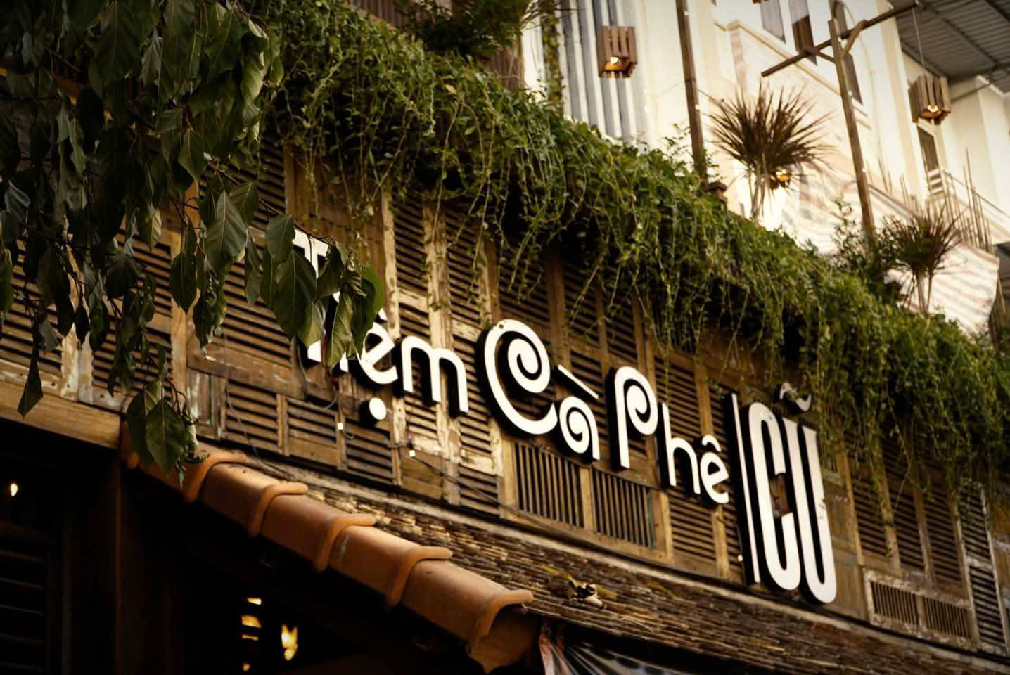 Tiệm Cafe Cũ