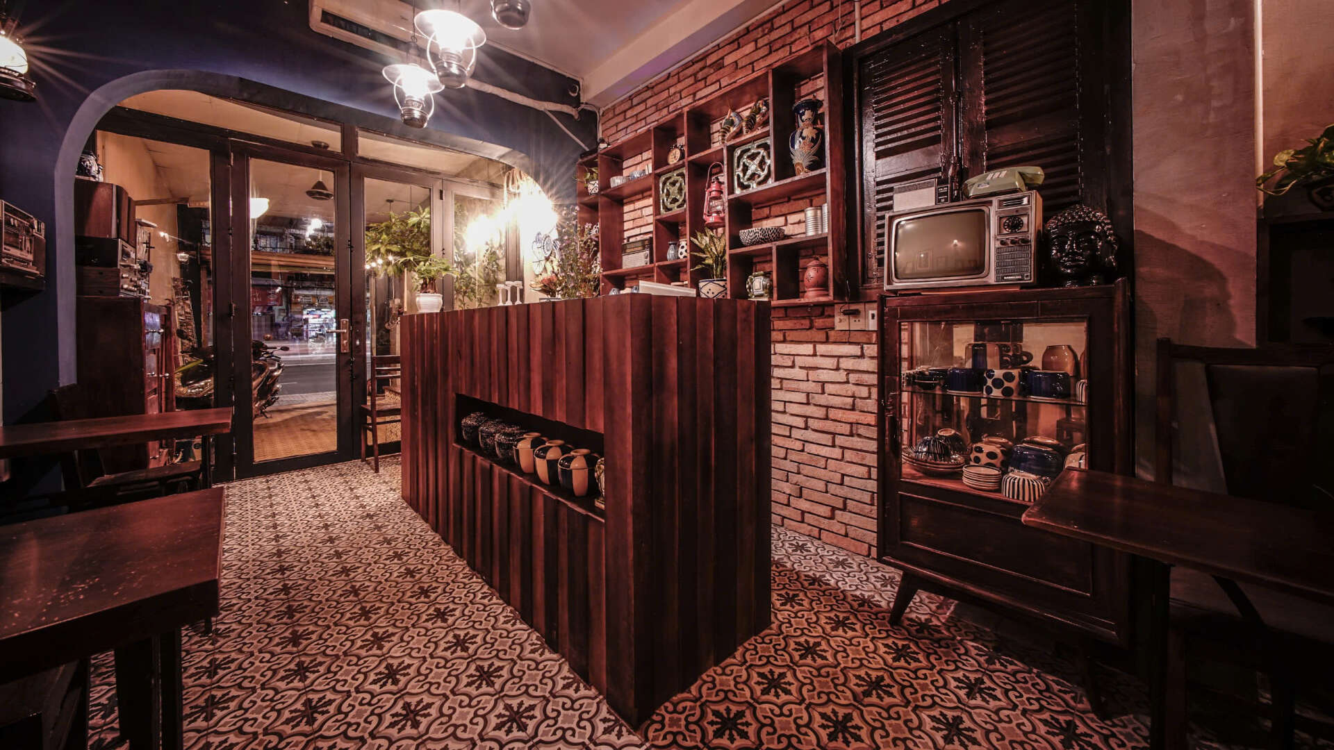 La Madame Cafe
